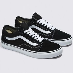 vans “old skool” low top lace up skateboard sneakers